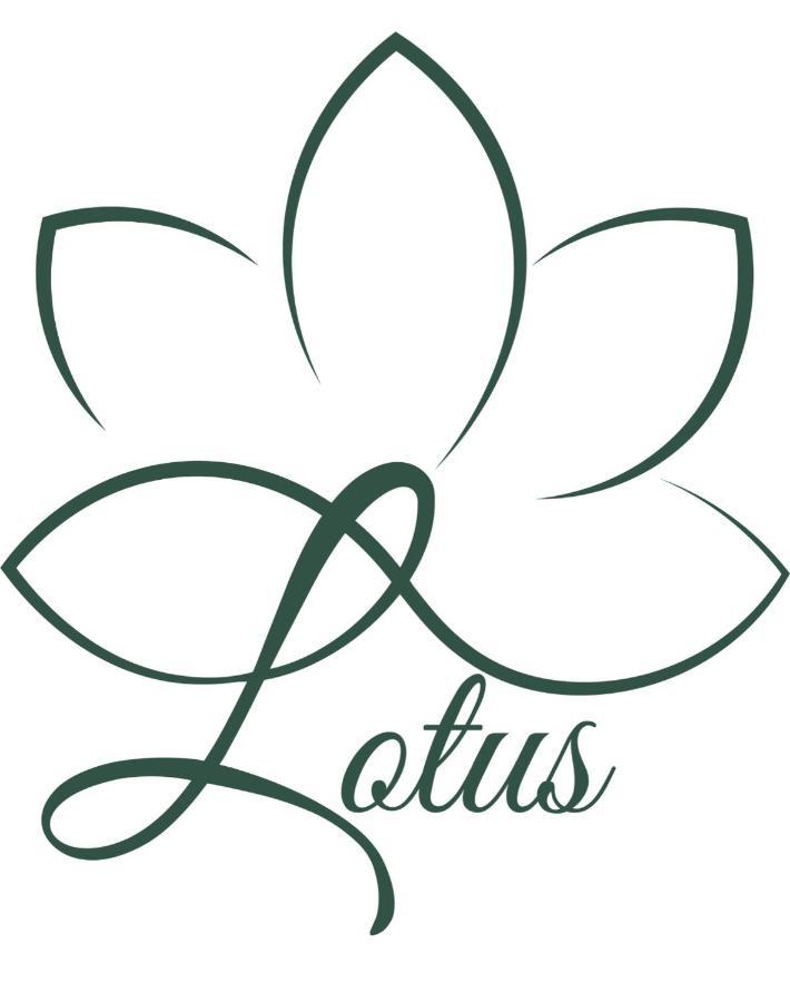 Апартаменти Lotus Барі Екстер'єр фото